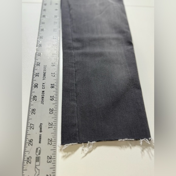 7 for All Mankind Jeans The Slim Cigarette Raw Hem GRAY SIZE 26 - Picture 15 of 16